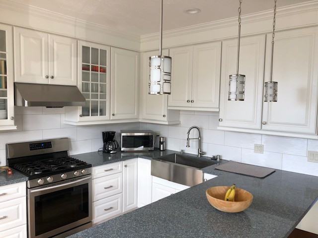 972 Plymouth Avenue - Photo 2 of 16