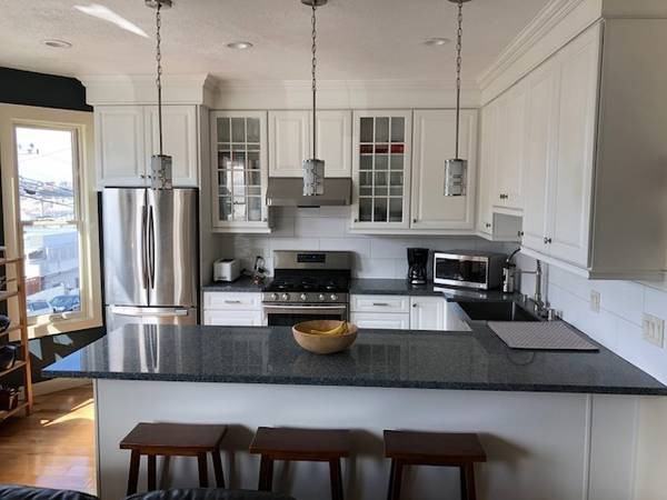 972 Plymouth Avenue - Photo 3 of 16