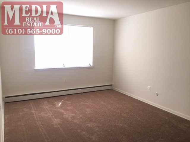 Colonial Terrace Apartments - Photo 3 of 5