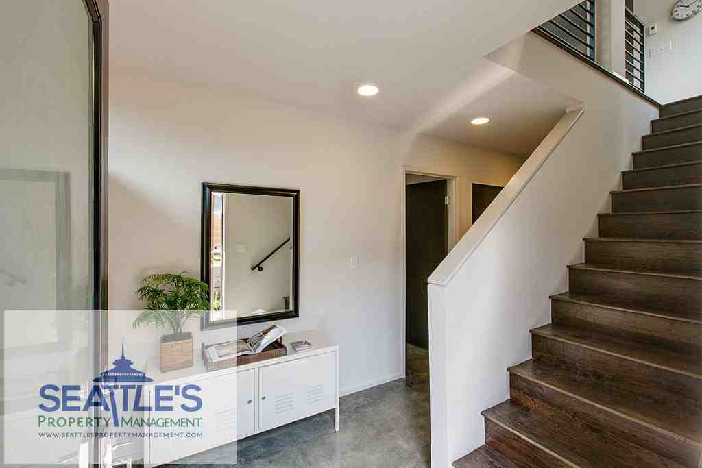 2015 Boylston Avenue East - Photo 2 of 12