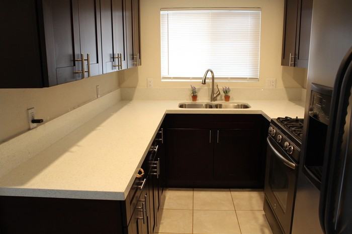 4881 Franklin Ave - Photo 3 of 12