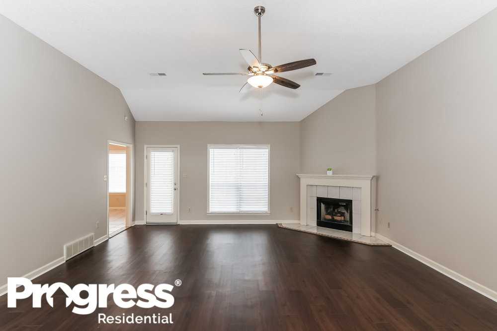 7743 Shadow Hills Dr - Photo 2 of 15