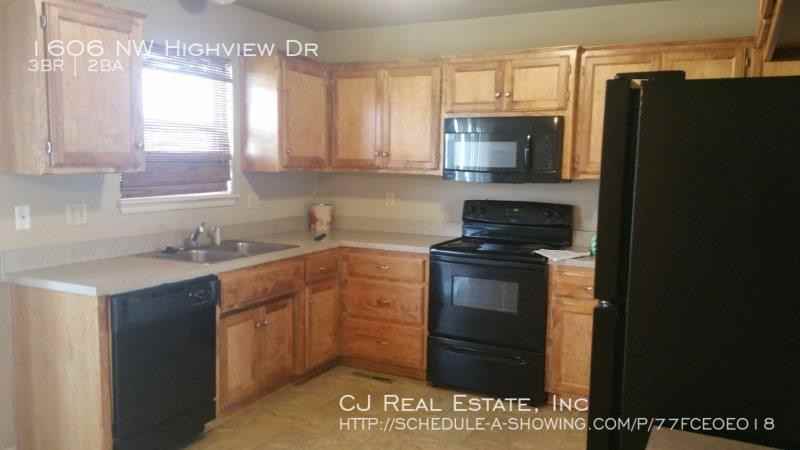 1606 Nw High View Dr - Photo 2 of 9