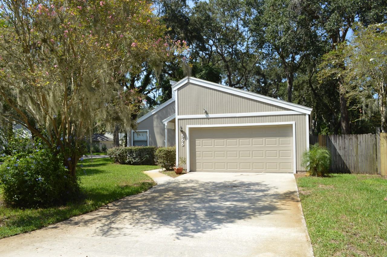 566 Robles Lane - Photo 3 of 17