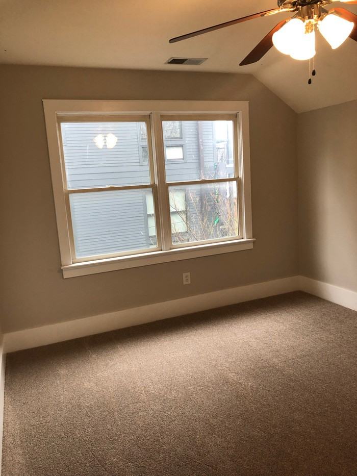 306 Taylor St - Photo 3 of 21