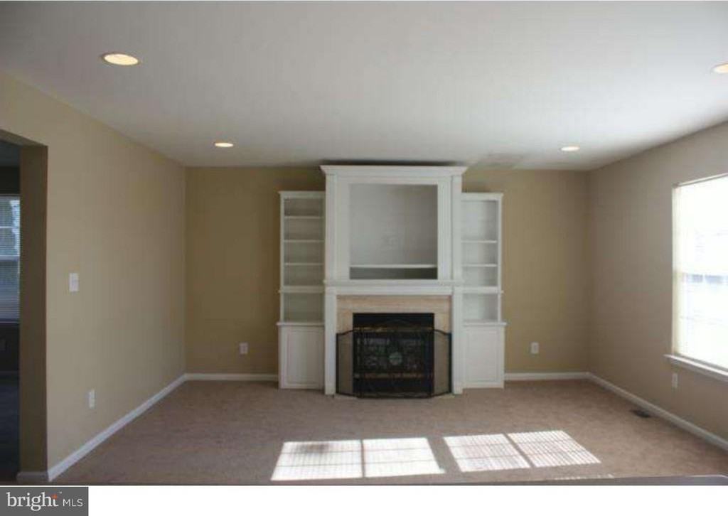 4 Andrea Dr - Photo 3 of 18