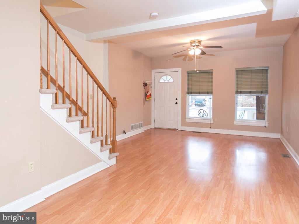 112 Atlantic Ave - Photo 3 of 16