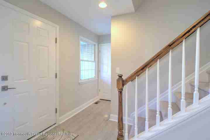 1097 Fathom Ave - Photo 2 of 28