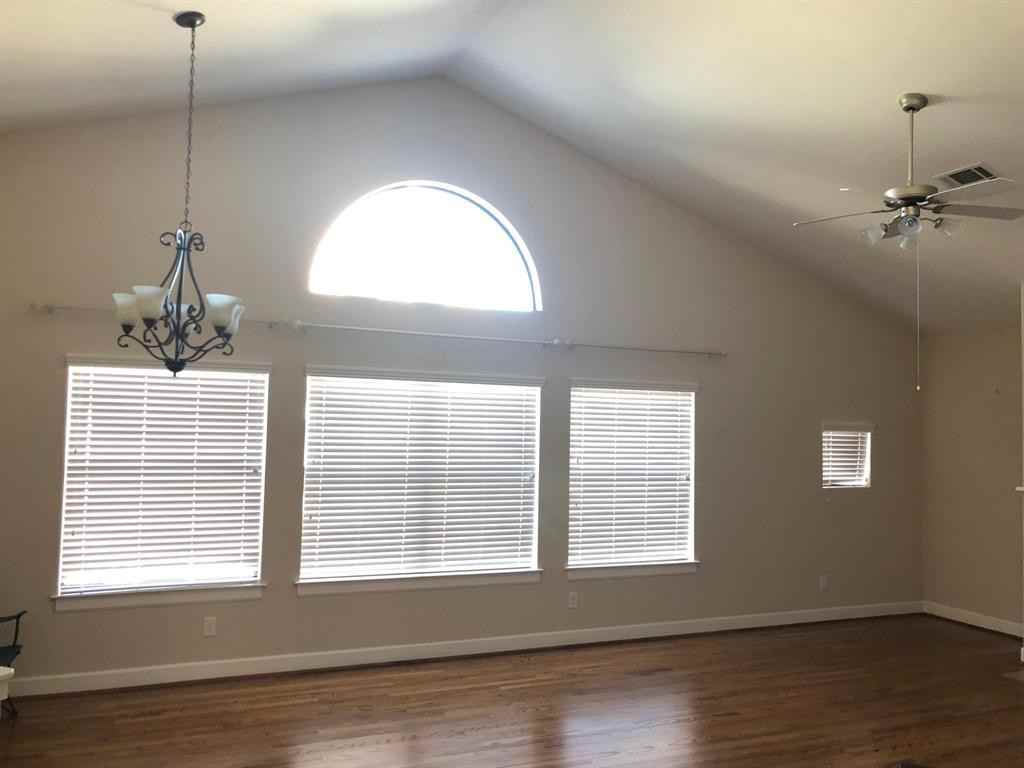 3707 Main Plaza Dr - Photo 2 of 19