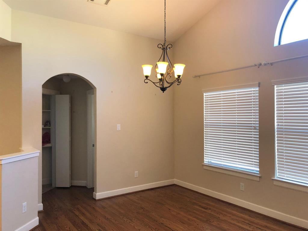 3707 Main Plaza Dr - Photo 3 of 19