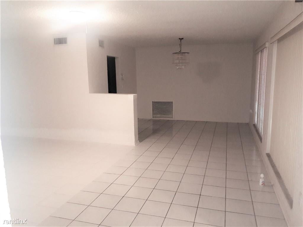 7912 Embassy Blvd - Photo 2 of 5