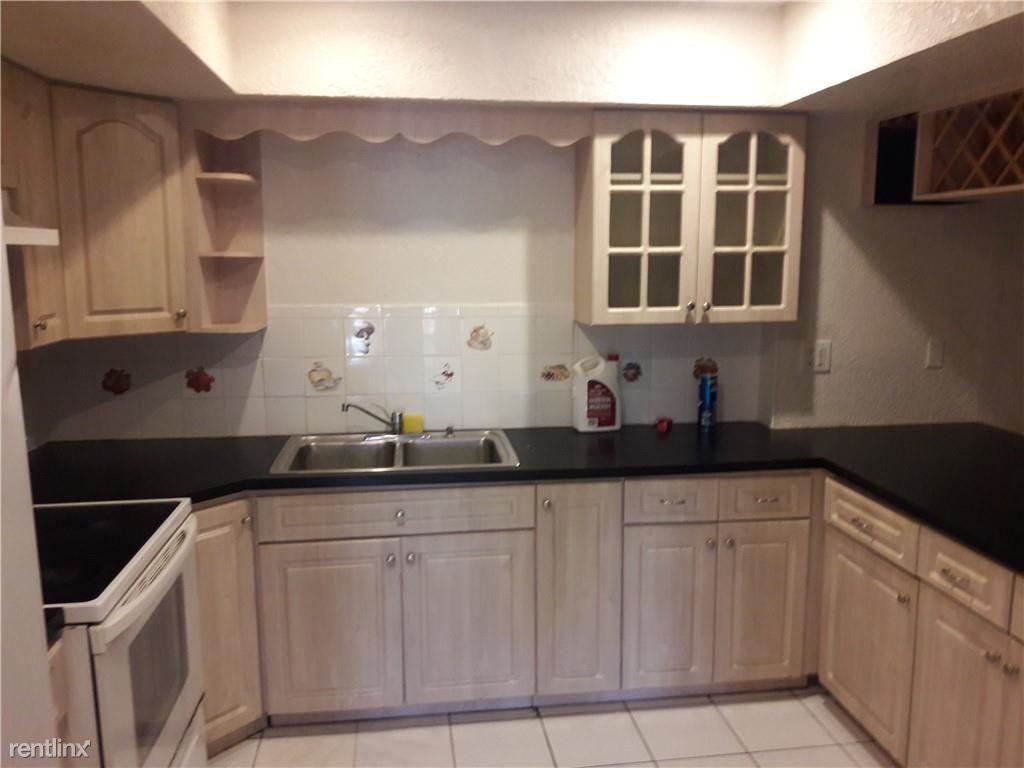 7912 Embassy Blvd - Photo 3 of 5