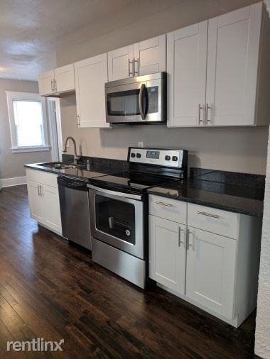 2484 S Wentworth Ave - Photo 2 of 22