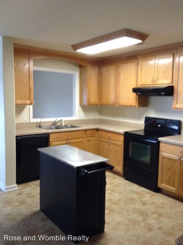 2311 Hanson Ave - Photo 3 of 8