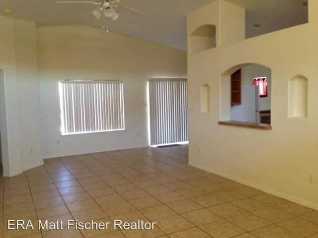 10522 E 35th Pl - Photo 3 of 28