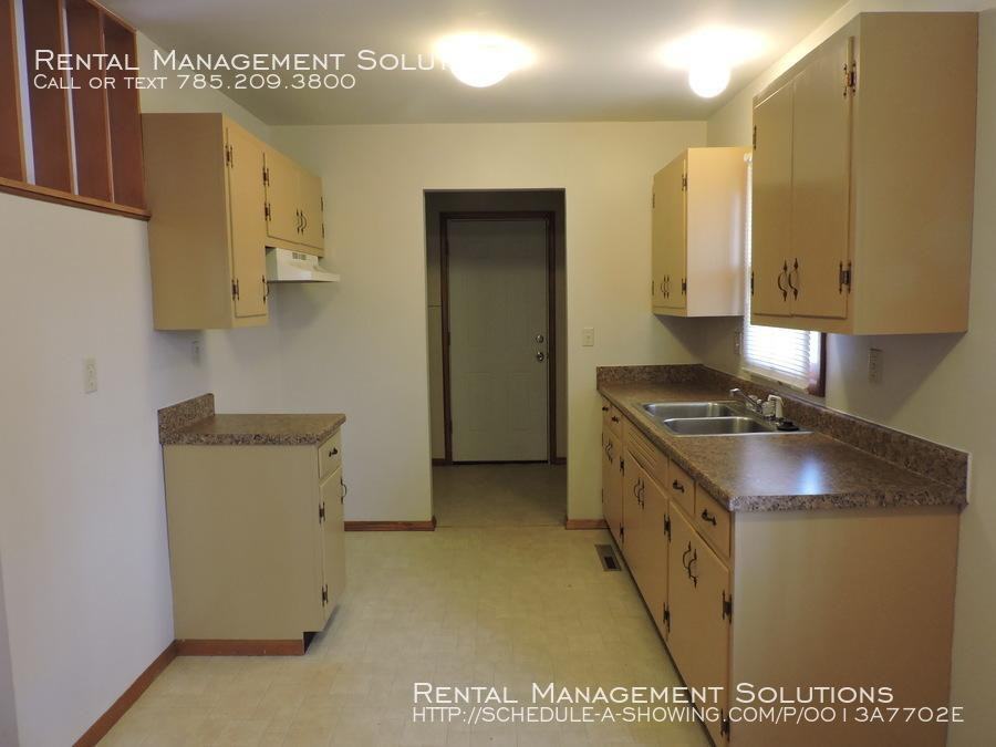 2300 SE 22nd St - Photo 2 of 7