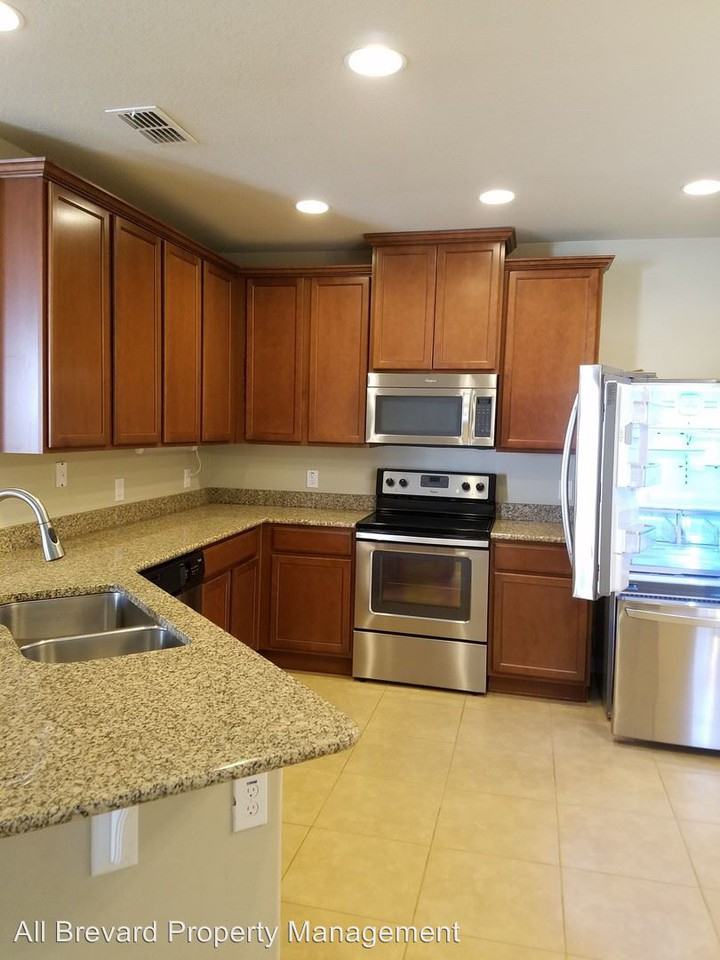 125 Redondo Dr - Photo 3 of 11