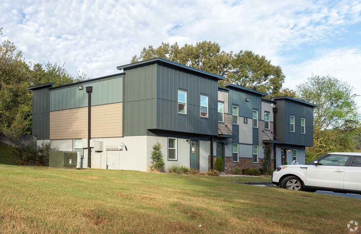 936 Mountain Creek Rd - Photo 2 of 20