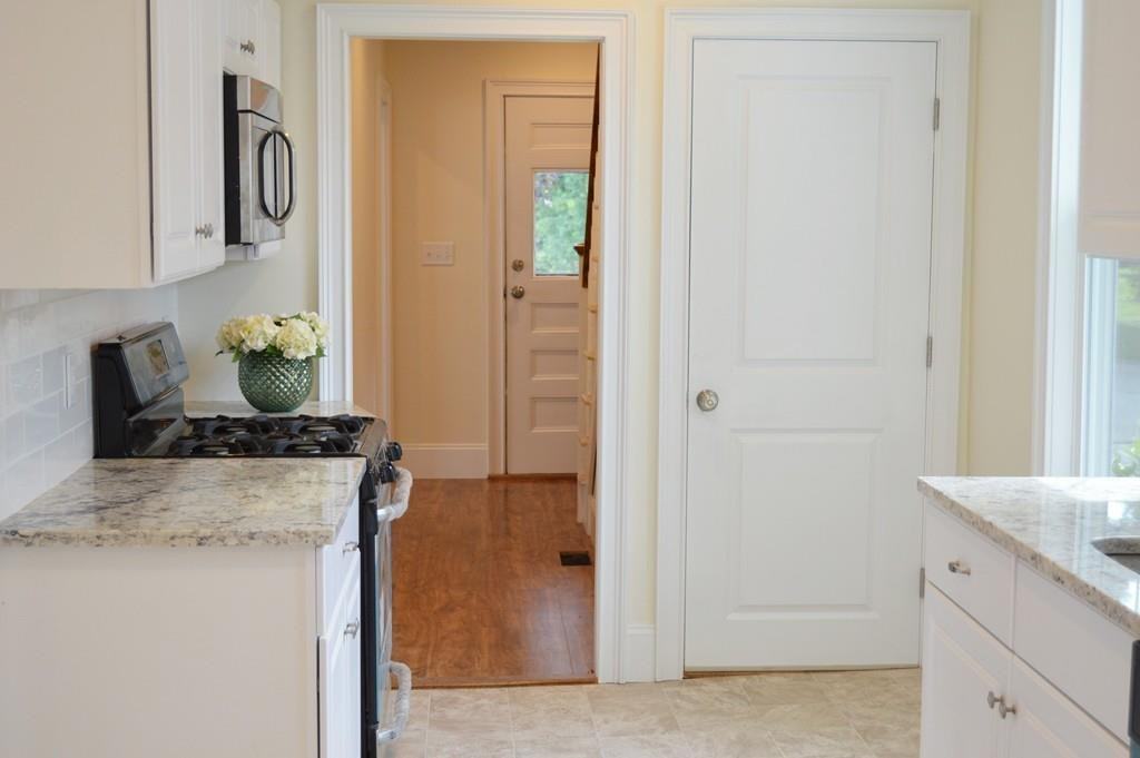 12 Curve St - Photo 2 of 15