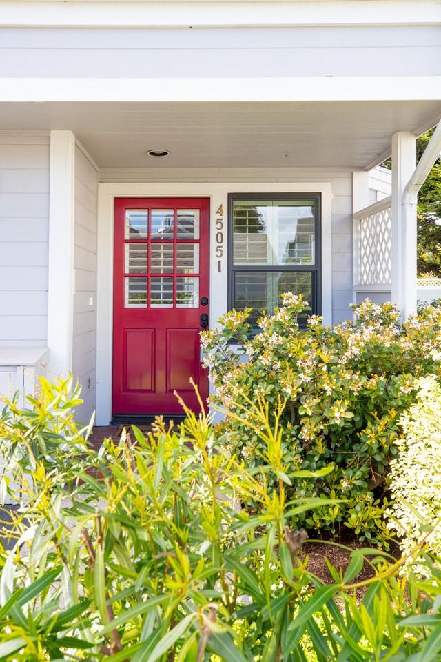 4505 Carpinteria Ave - Photo 2 of 17