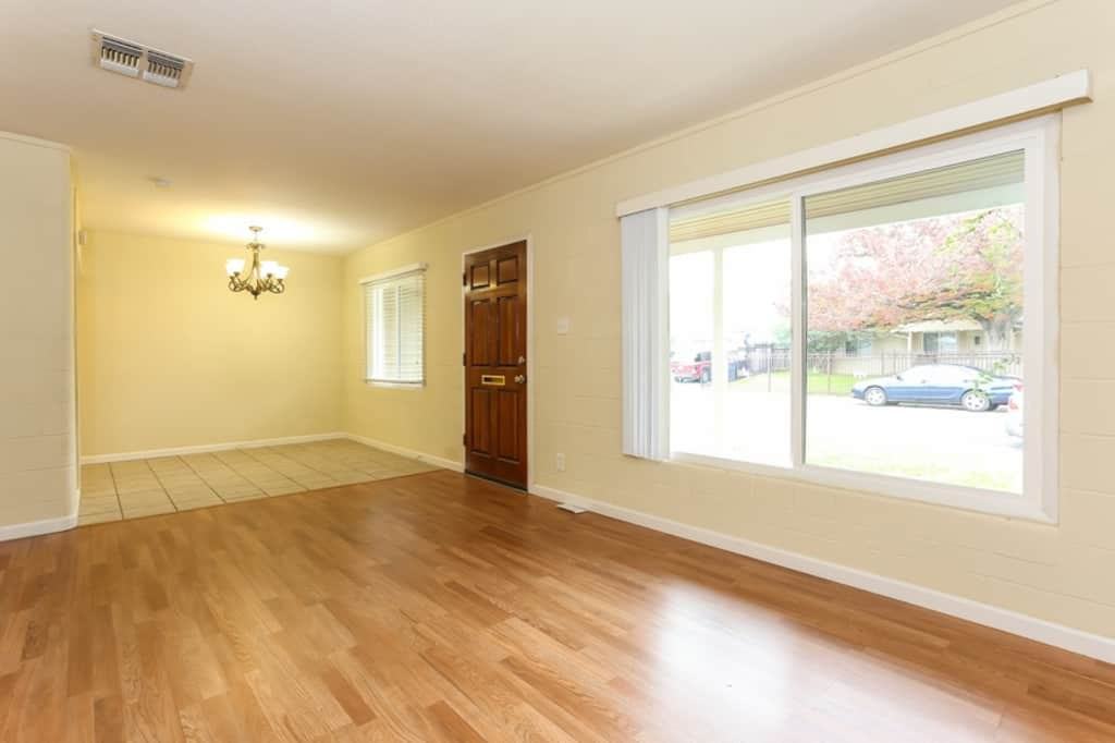 5406 61st St - Photo 2 of 24