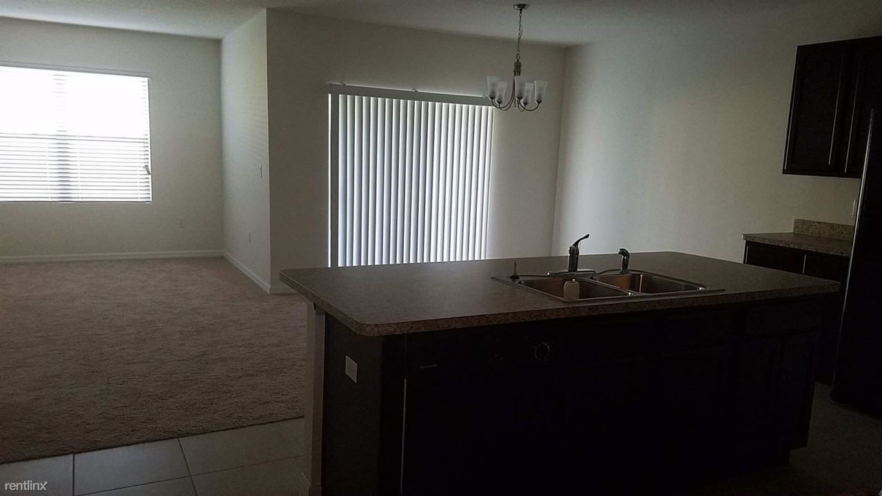 884 Freedom Boulevard - Photo 2 of 3
