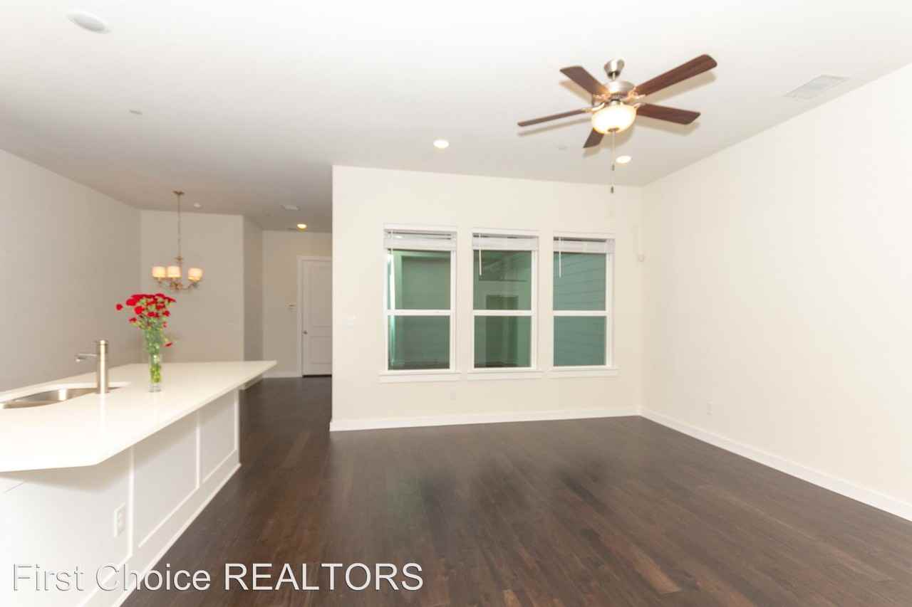 1008 Marian Drive - Photo 2 of 11