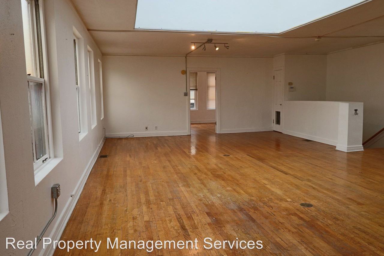 1312 Ave J - Photo 3 of 4