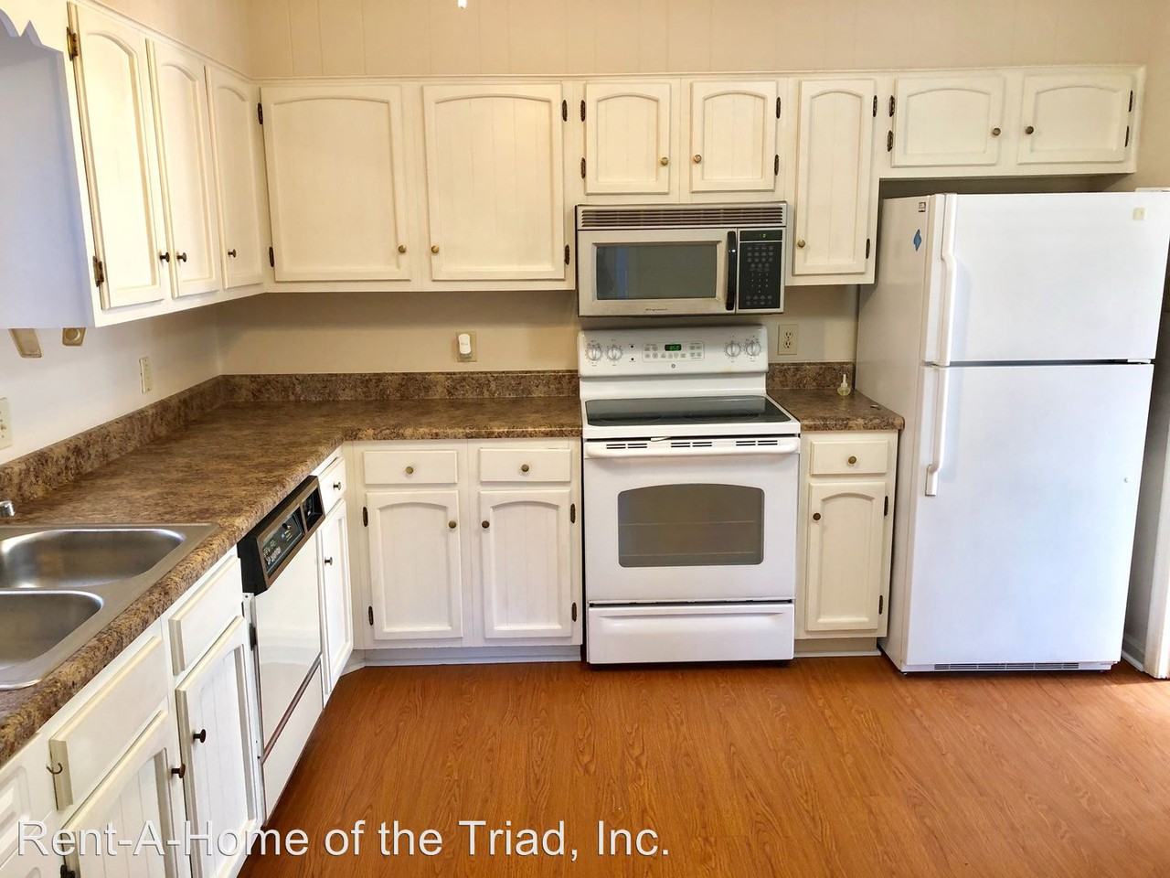 2507 Cottage Pl - Photo 2 of 4