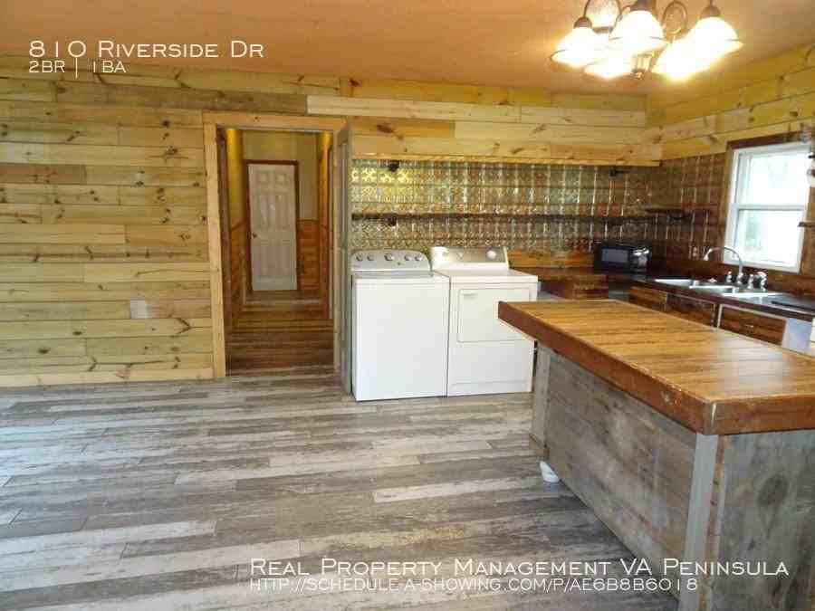 810 Riverside Dr - Photo 3 of 12