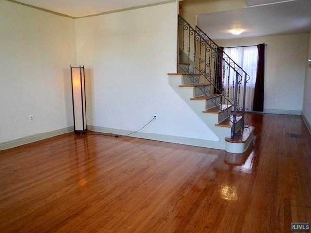 42 Marlboro Rd - Photo 2 of 20