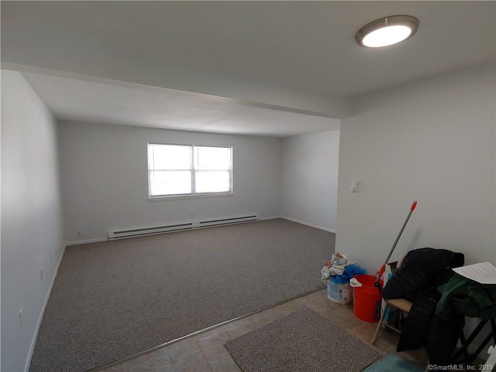 25 Canterbury Arms - Photo 3 of 8