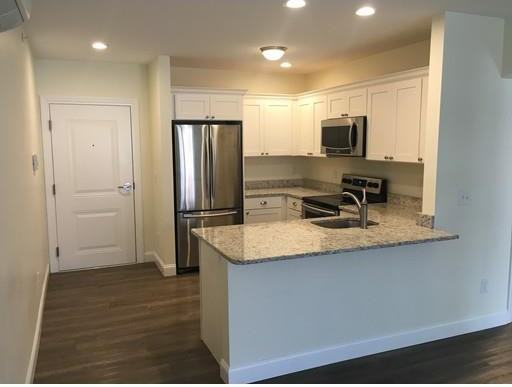 41 Saunders St #41 - Photo 2 of 12