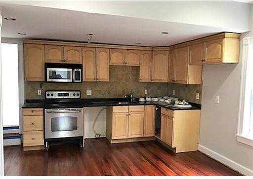 80 E Division St 3 - Photo 2 of 6