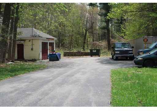 550 Main St - Photo 2 of 3