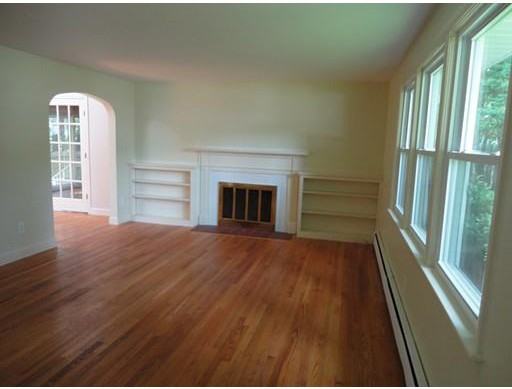 44 Chevy Chase Rd - Photo 3 of 30