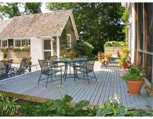 709 Old County Rd - Photo 2 of 22