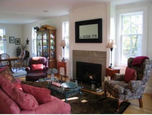 666 Old County Rd - Photo 2 of 9