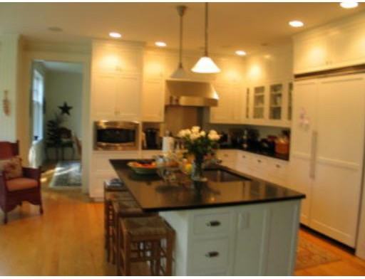 666 Old County Rd - Photo 3 of 9