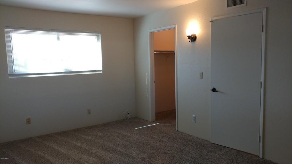 351 N Paseo De Los Conquistadores - Photo 3 of 11