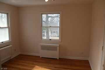 75 Grove St Clifton Nj 07013 4 Bedroom Apartment For Rent