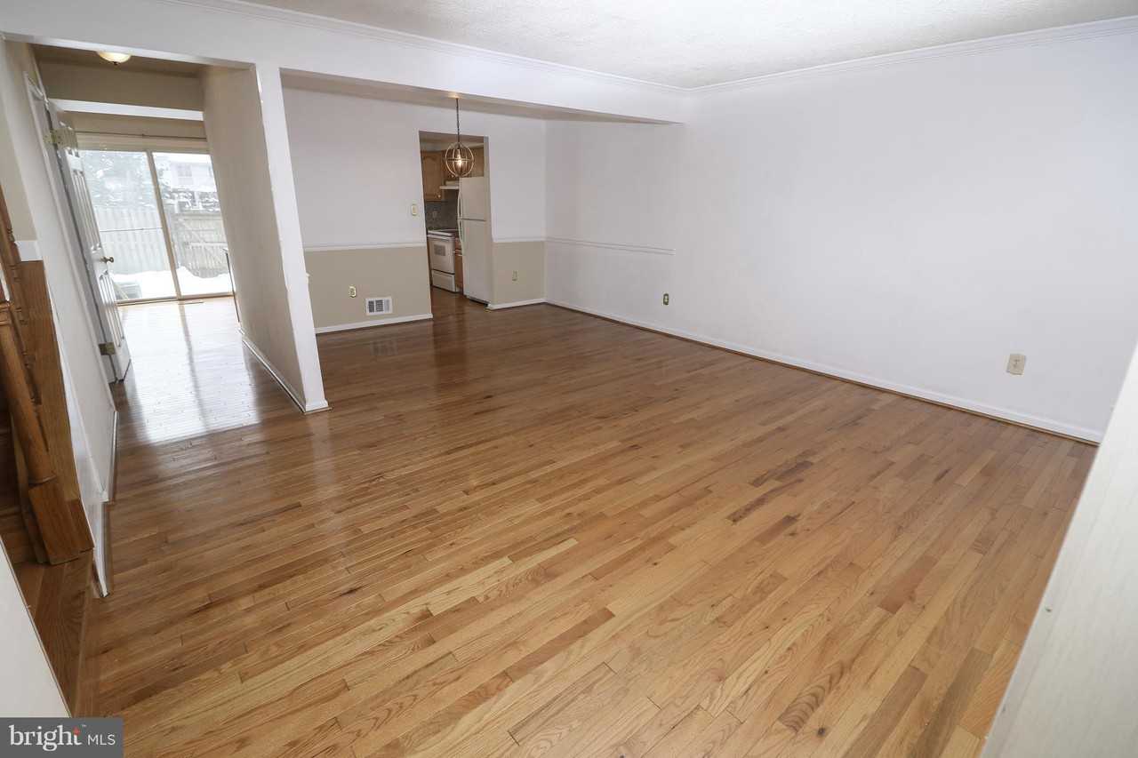 2988 Valera Ct - Photo 3 of 33