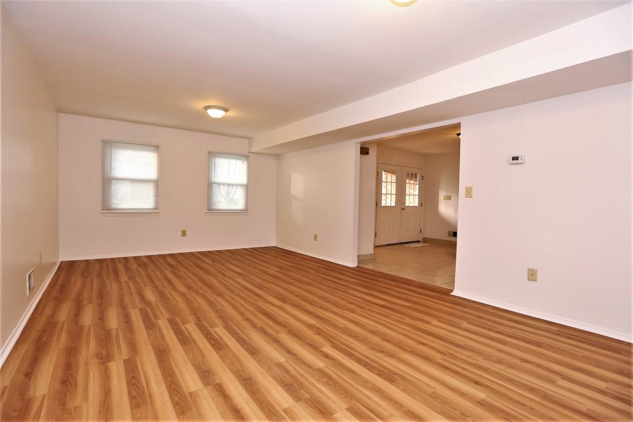 143 Parker Rd - Photo 3 of 25