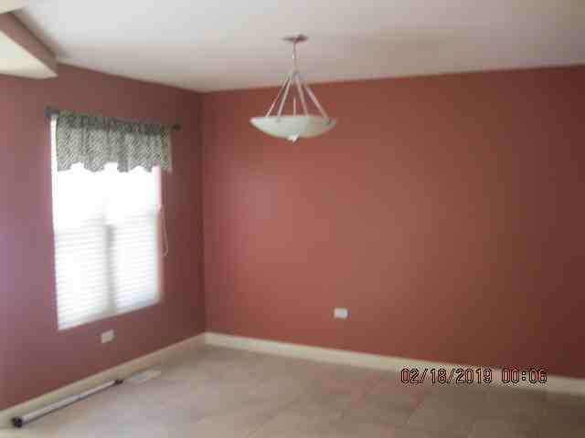 1028 Silvana Ct - Photo 2 of 9