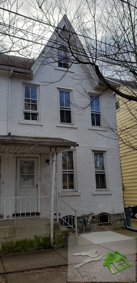 211 West Fairview Street - Photo 2 of 13