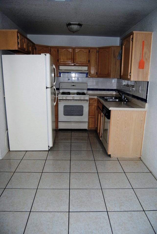 11954 Van Gogh Dr - Photo 3 of 9