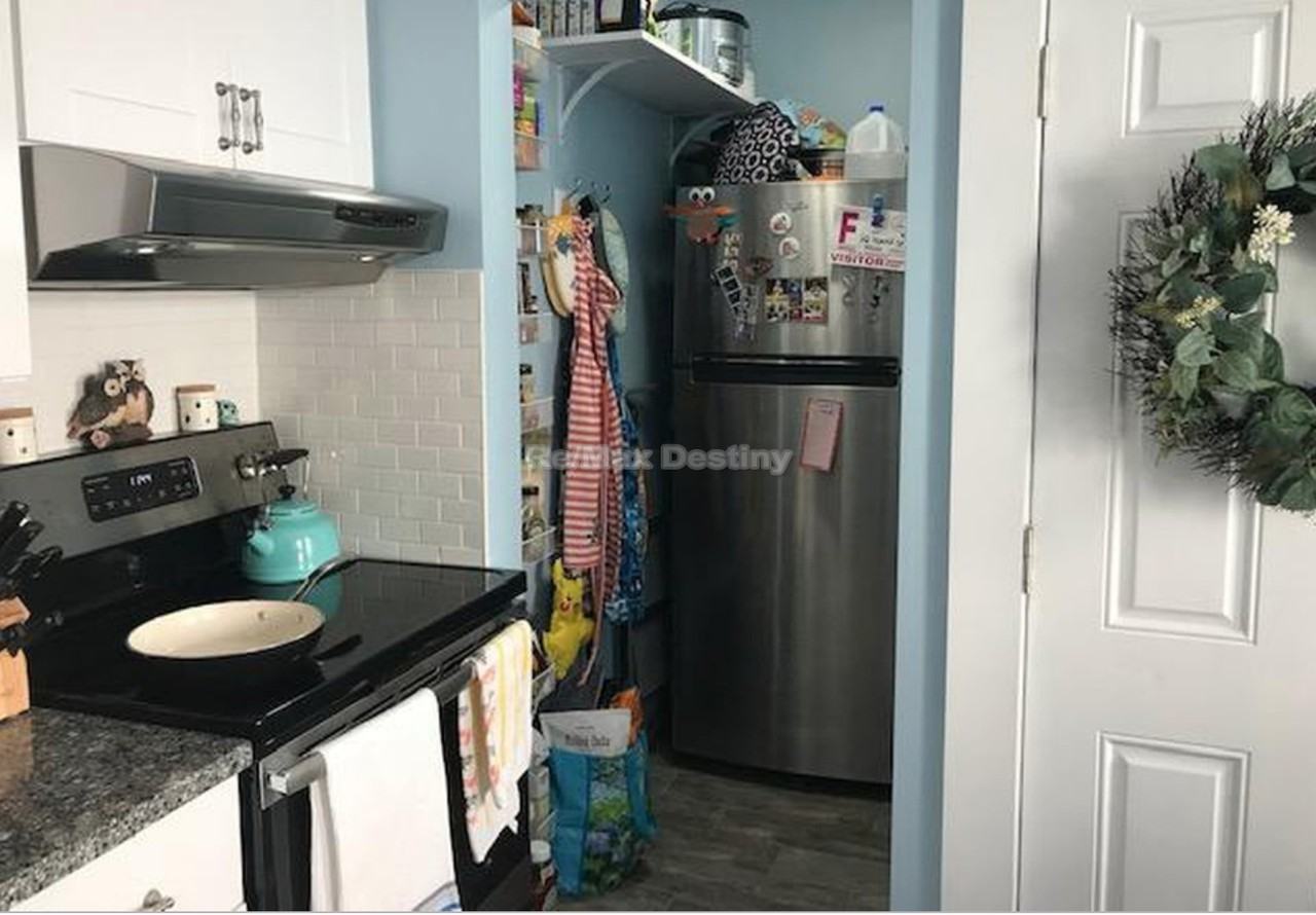 22 Harold St #3 - Photo 2 of 13