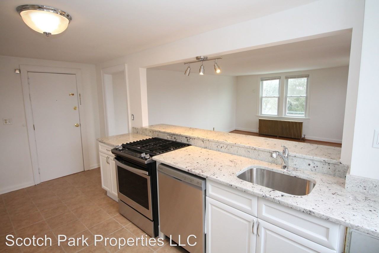 529 Park Avenue - Photo 3 of 6