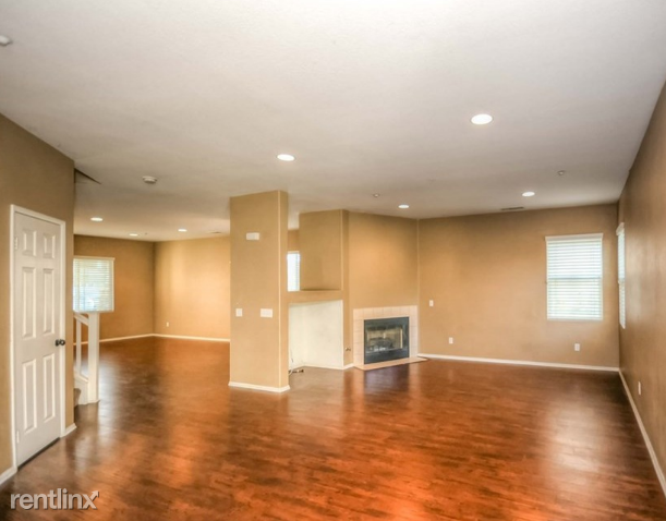 14992 Cerritos Pl - Photo 2 of 7