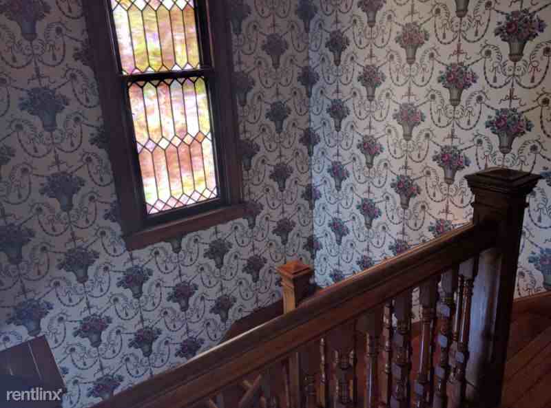 314 N Spring St - Photo 2 of 10